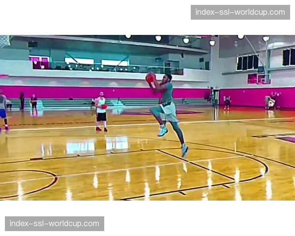 NBA与篮球名人堂合作推出展览，展示罚球线技术的历史演变