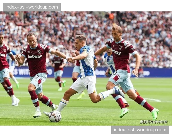 战术复盘：维拉3-0完胜西汉姆联，埃梅里高位压迫体系显威力